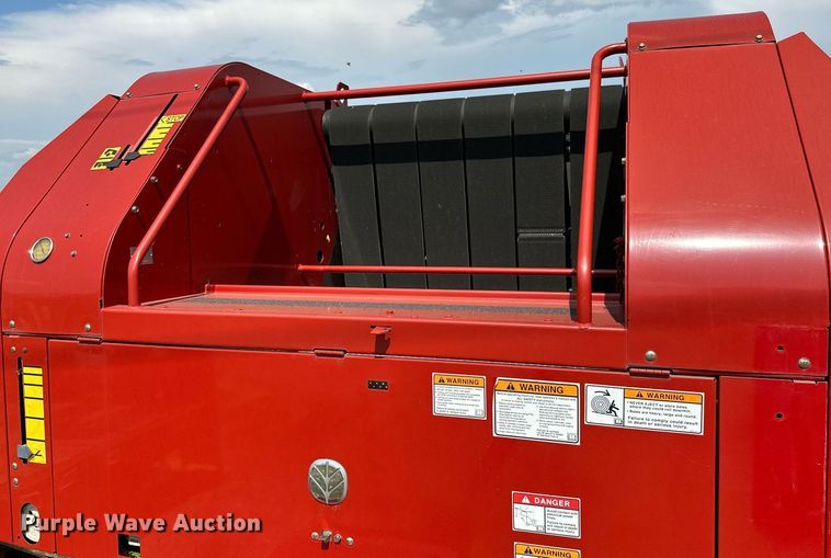 image for item MB9548 2009 New Holland BR7060  round baler