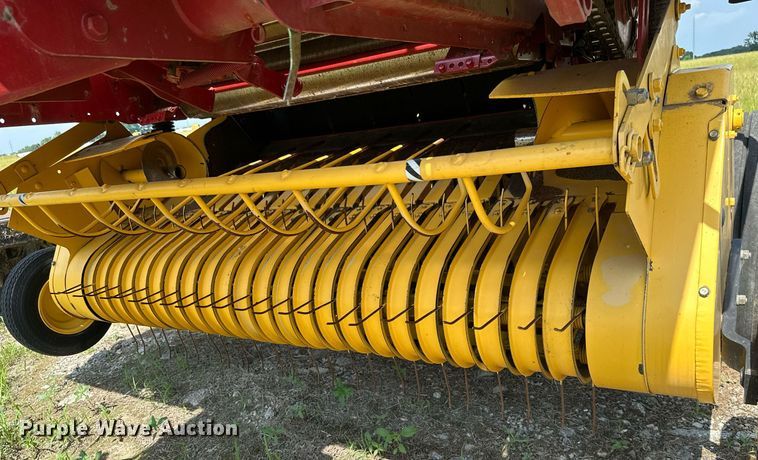 image for item MB9548 2009 New Holland BR7060  round baler