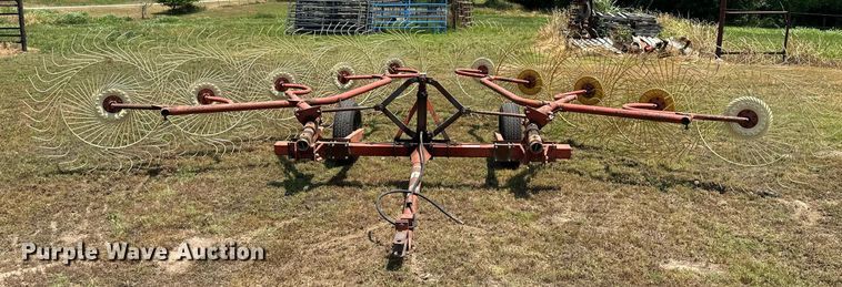 image for item MB9553 Tonutti RCS10  hay rake