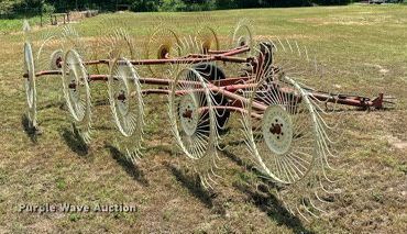 image for item MB9553 Tonutti RCS10  hay rake