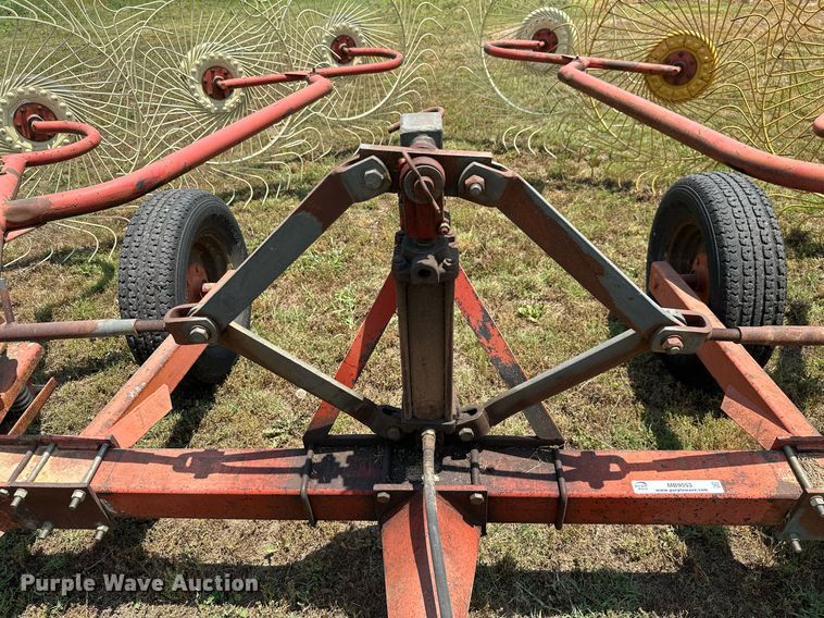 image for item MB9553 Tonutti RCS10  hay rake