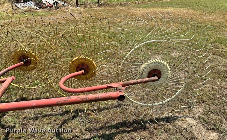 image for item MB9553 Tonutti RCS10  hay rake