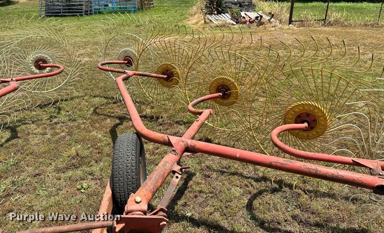 image for item MB9553 Tonutti RCS10  hay rake