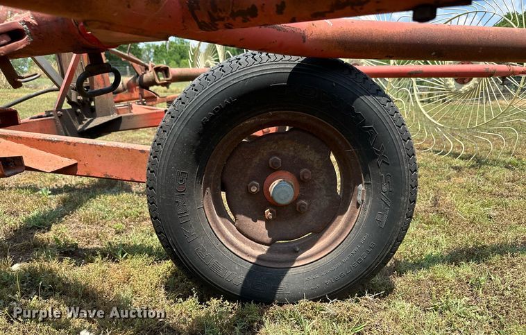 image for item MB9553 Tonutti RCS10  hay rake