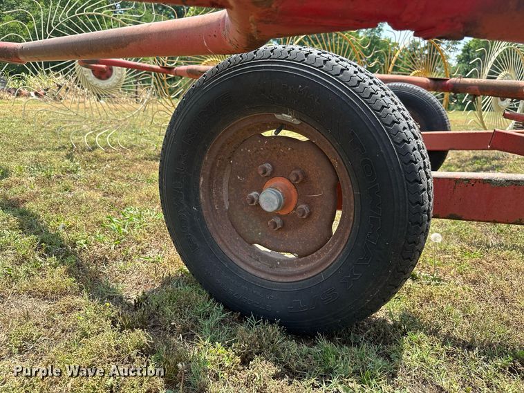 image for item MB9553 Tonutti RCS10  hay rake