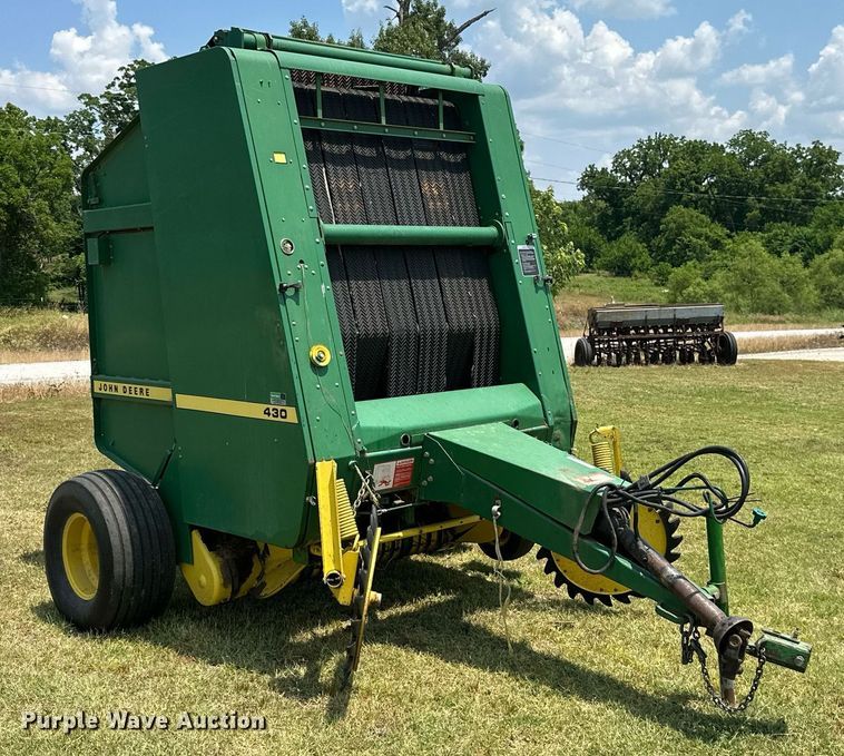 image for item MB9554 1988 John Deere 430  round baler