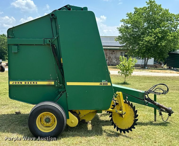 image for item MB9554 1988 John Deere 430  round baler
