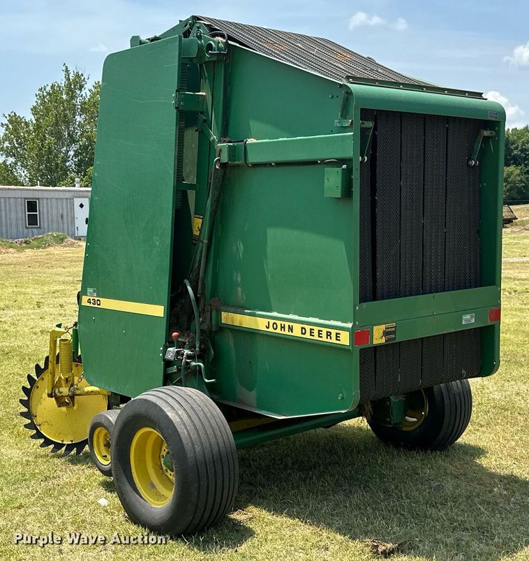 image for item MB9554 1988 John Deere 430  round baler