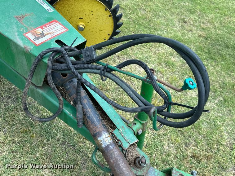 image for item MB9554 1988 John Deere 430  round baler