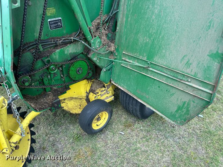 image for item MB9554 1988 John Deere 430  round baler