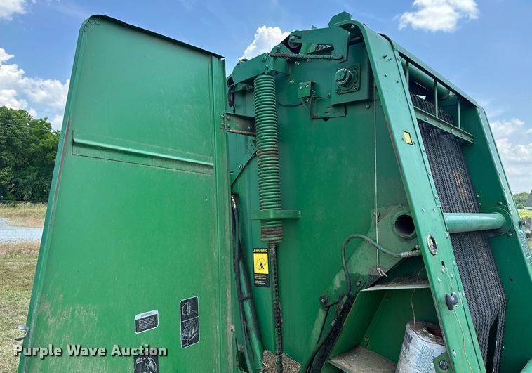 image for item MB9554 1988 John Deere 430  round baler