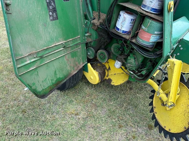 image for item MB9554 1988 John Deere 430  round baler