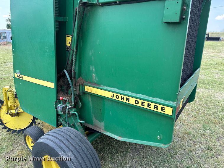 image for item MB9554 1988 John Deere 430  round baler
