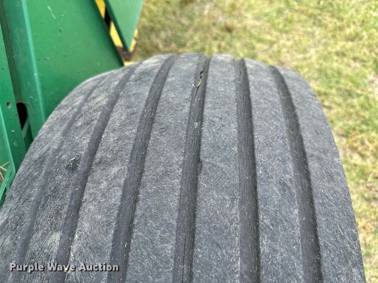 image for item MB9554 1988 John Deere 430  round baler