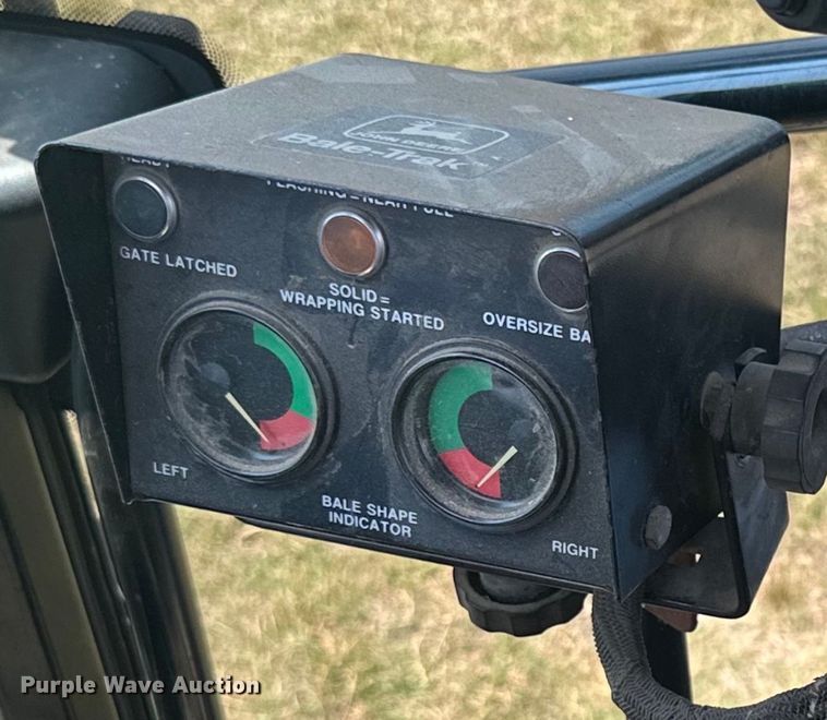 image for item MB9554 1988 John Deere 430  round baler