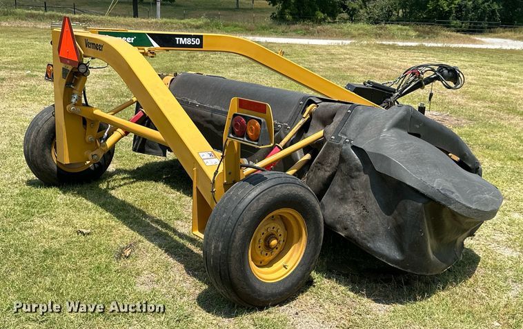 image for item MB9556 2019 Vermeer TM850  disc mower