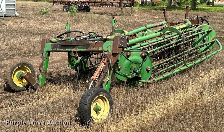image for item MB9563 John Deere 700  hay rake