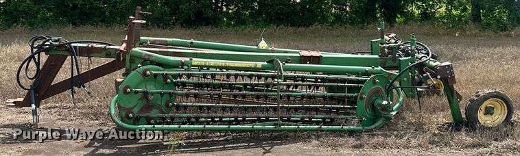 image for item MB9563 John Deere 700  hay rake