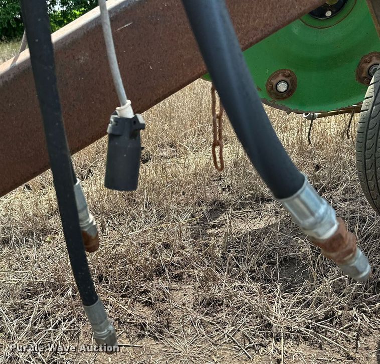 image for item MB9563 John Deere 700  hay rake