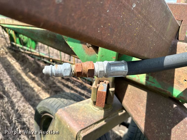 image for item MB9563 John Deere 700  hay rake