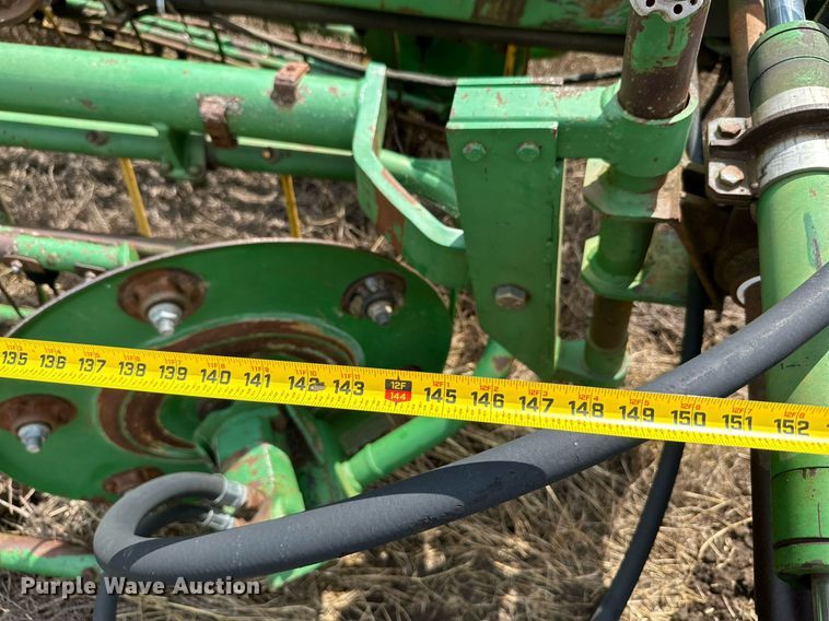 image for item MB9563 John Deere 700  hay rake