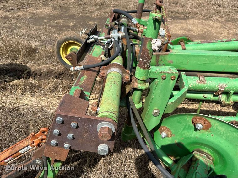 image for item MB9563 John Deere 700  hay rake