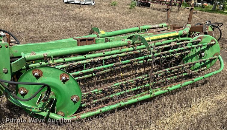 image for item MB9563 John Deere 700  hay rake