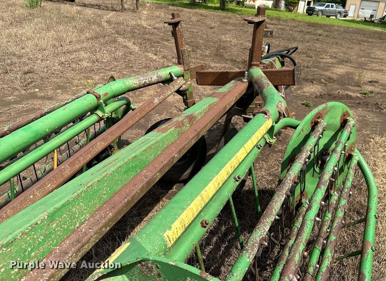 image for item MB9563 John Deere 700  hay rake
