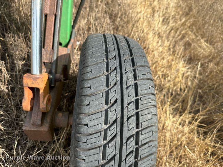 image for item MB9563 John Deere 700  hay rake