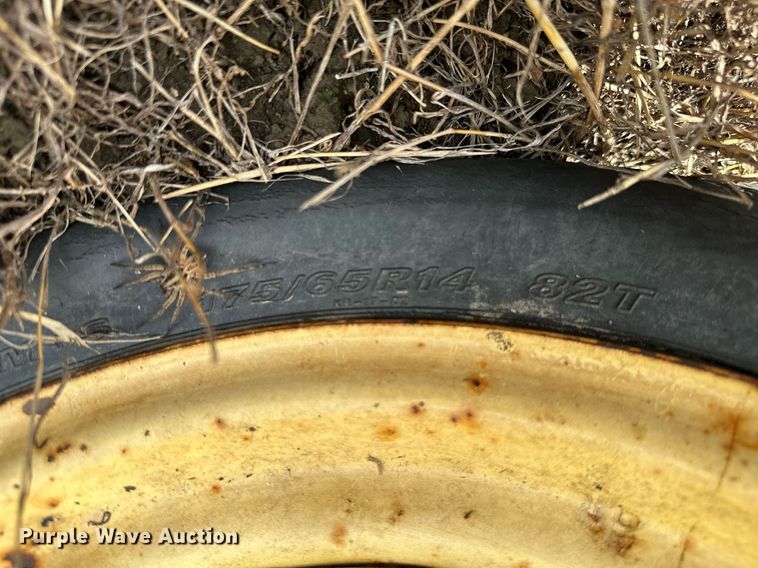 image for item MB9563 John Deere 700  hay rake