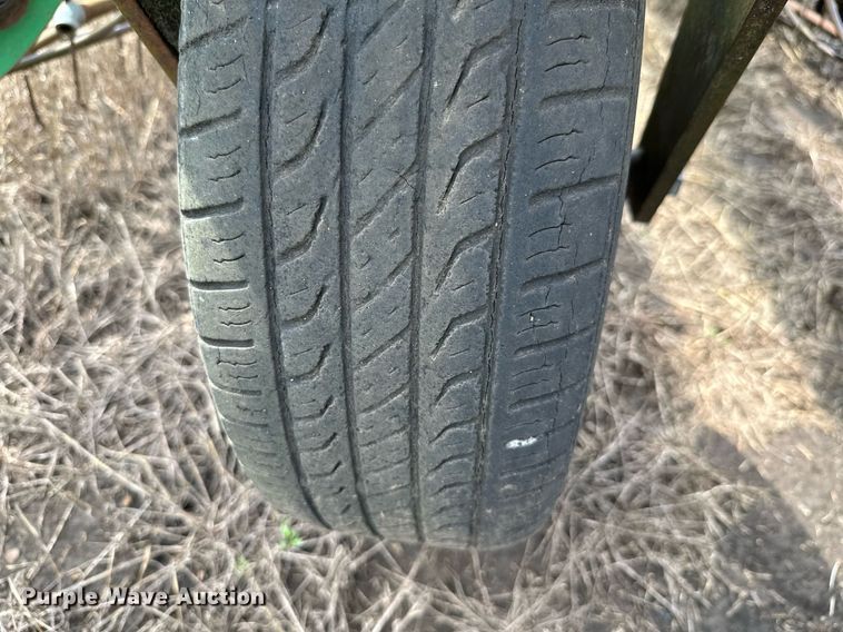 image for item MB9563 John Deere 700  hay rake