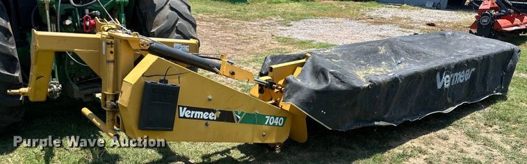 image for item NI9790 Vermeer M7040  disc mower