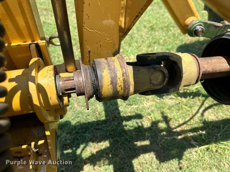 image for item NI9790 Vermeer M7040  disc mower