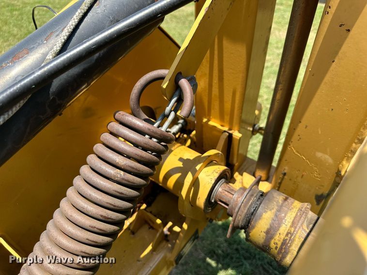 image for item NI9790 Vermeer M7040  disc mower