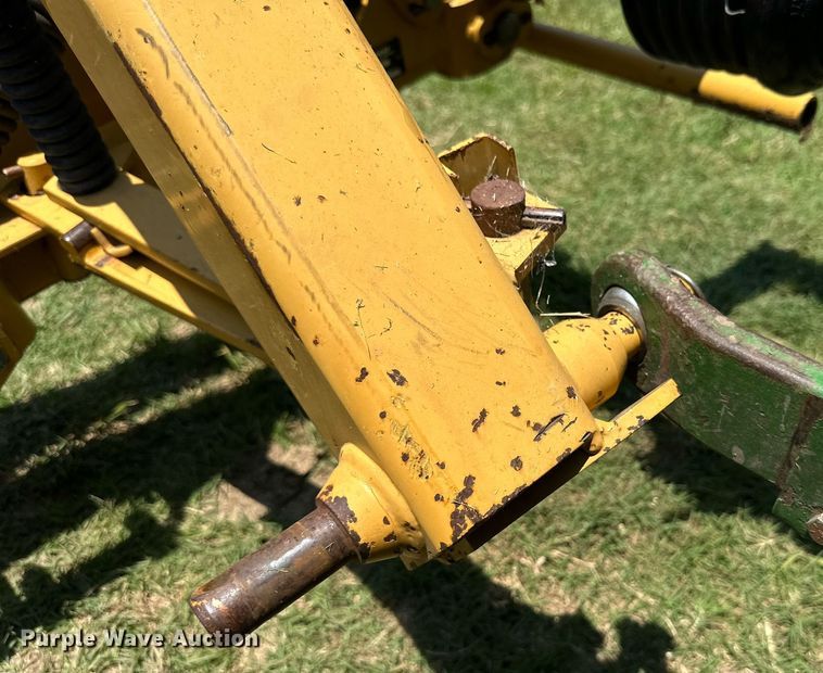 image for item NI9790 Vermeer M7040  disc mower