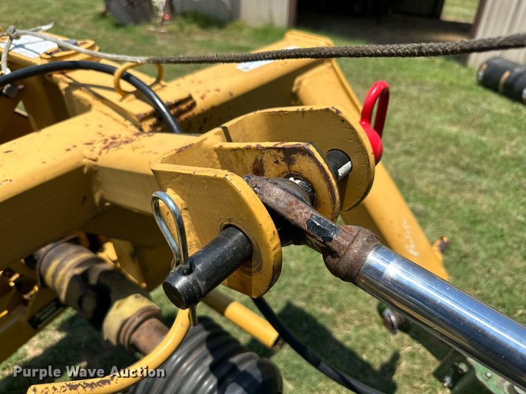 image for item NI9790 Vermeer M7040  disc mower