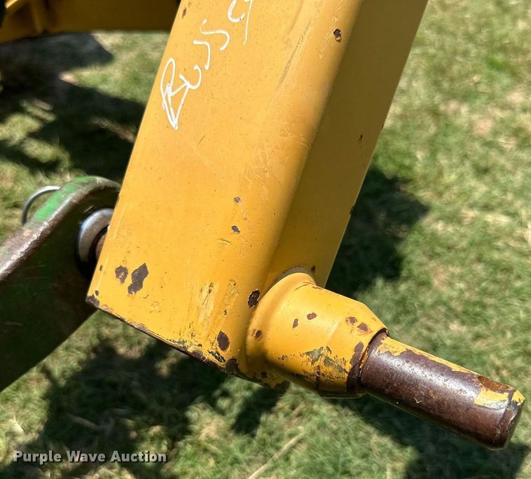 image for item NI9790 Vermeer M7040  disc mower