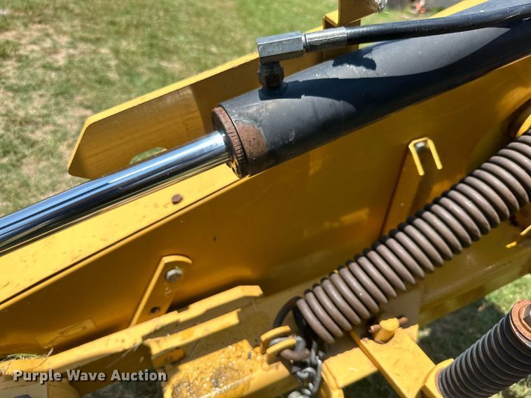 image for item NI9790 Vermeer M7040  disc mower