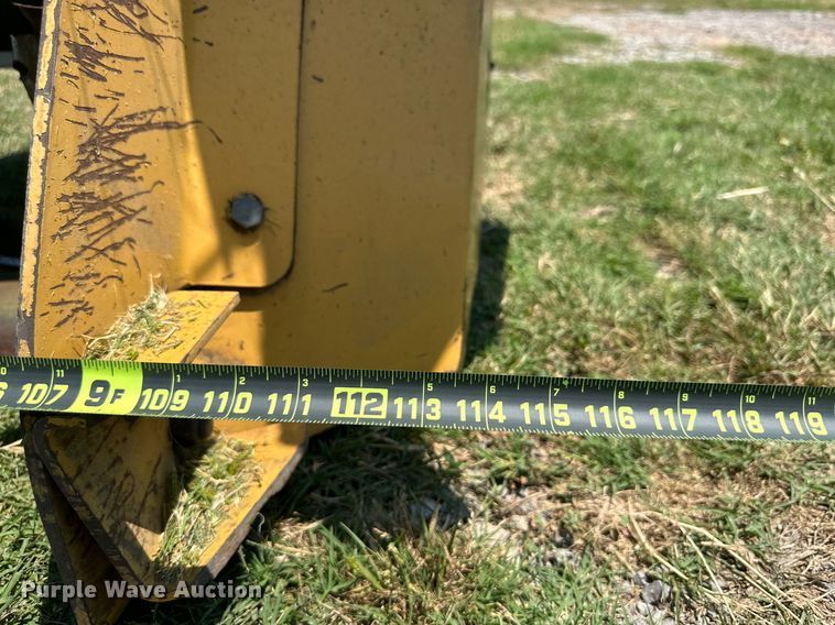 image for item NI9790 Vermeer M7040  disc mower