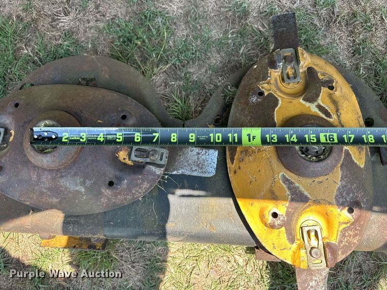 image for item NI9790 Vermeer M7040  disc mower