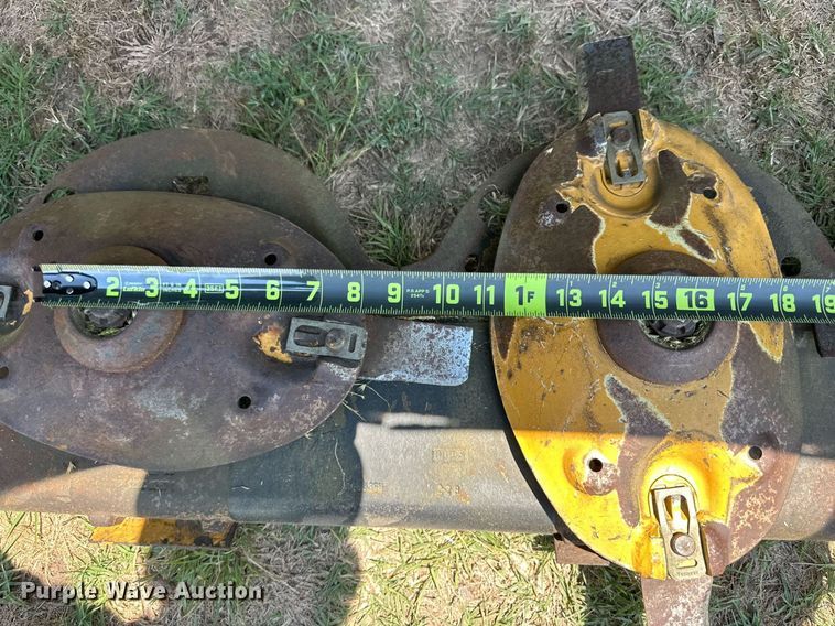 image for item NI9790 Vermeer M7040  disc mower