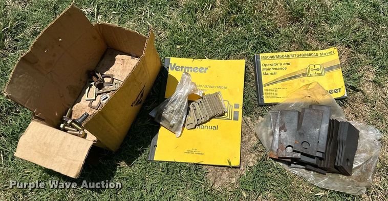 image for item NI9790 Vermeer M7040  disc mower