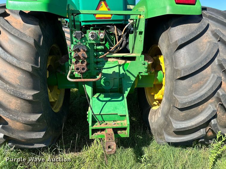 image for item NI9798 2002 John Deere 9420  4WD tractor