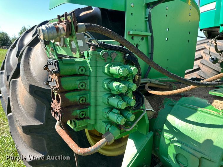 image for item NI9798 2002 John Deere 9420  4WD tractor