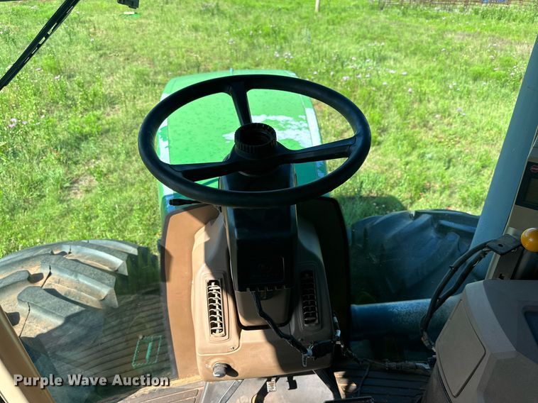 image for item NI9798 2002 John Deere 9420  4WD tractor