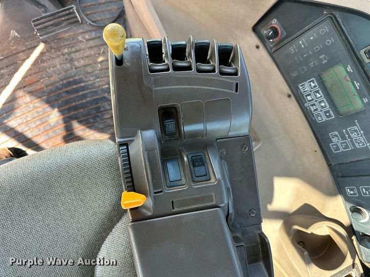 image for item NI9798 2002 John Deere 9420  4WD tractor