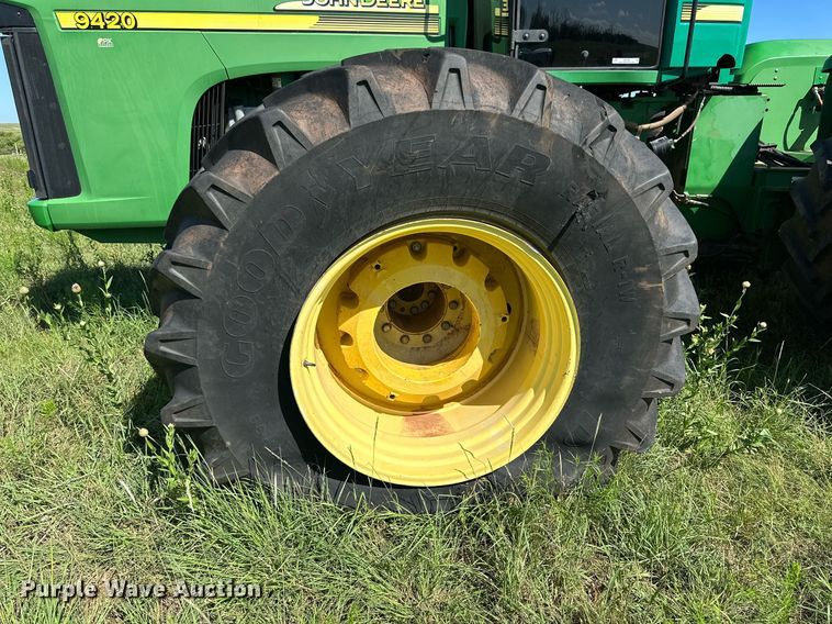 image for item NI9798 2002 John Deere 9420  4WD tractor