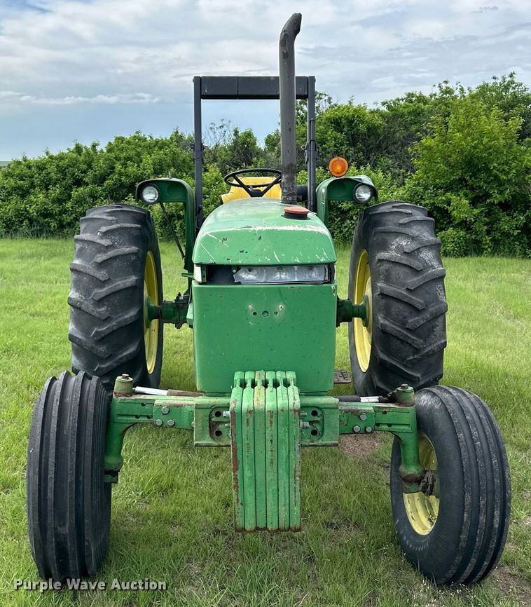 image for item NP9732 1990 John Deere 2755 tractor