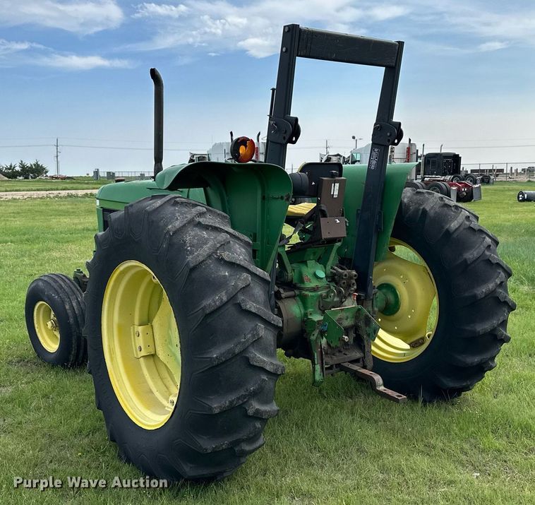 image for item NP9732 1990 John Deere 2755 tractor