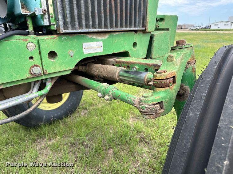 image for item NP9732 1990 John Deere 2755 tractor